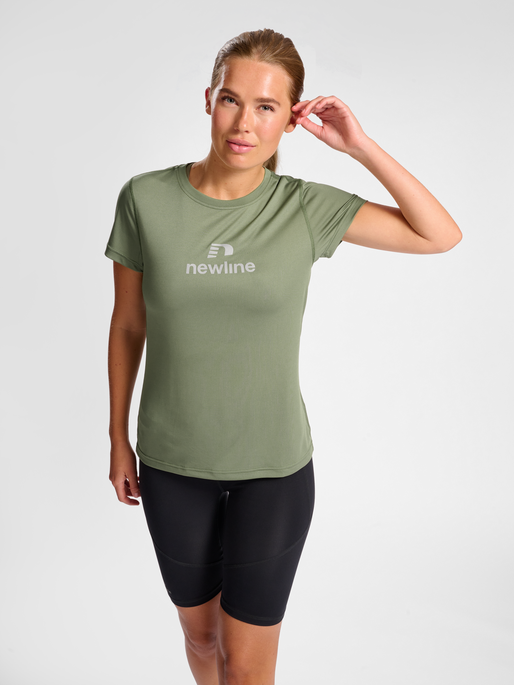 nwlBEAT TEE WOMAN, DEEP LICHEN GREEN, model