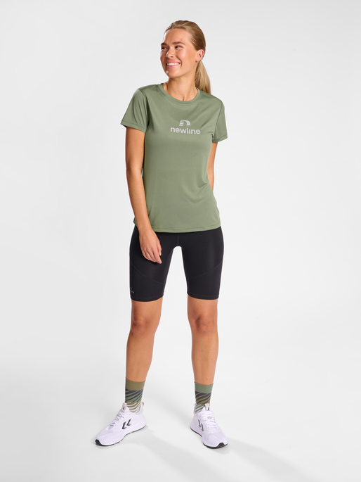 nwlBEAT TEE WOMAN, DEEP LICHEN GREEN, model