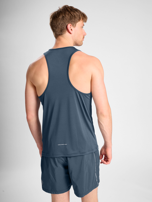nwlBEAT SINGLET, MIDNIGHT NAVY, model
