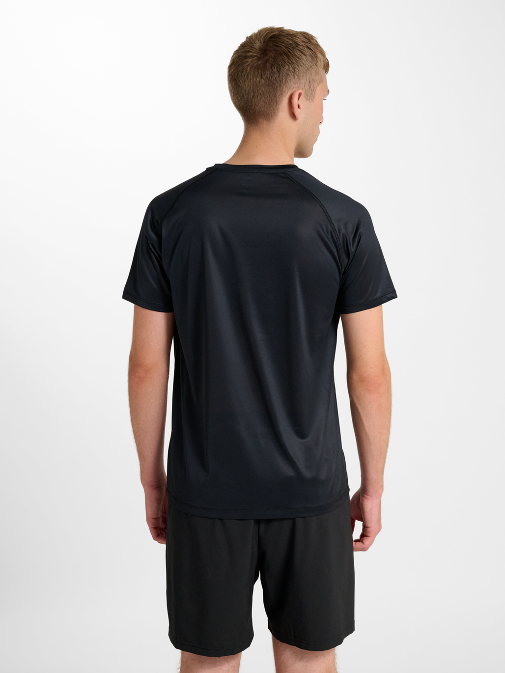 nwlBEAT GRADIENT T-SHIRT, BLACK IRIS, model