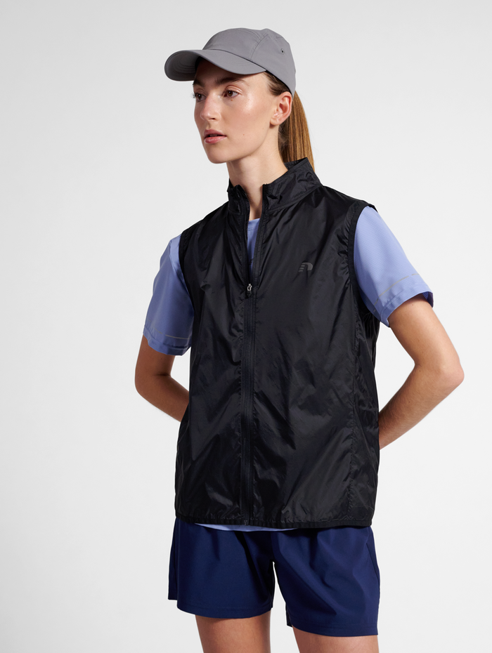 nwlPACKABLE TRAIL W VEST, BLACK, model