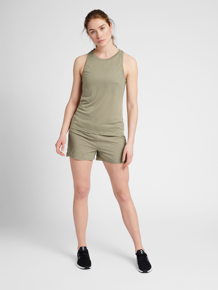 WOMEN RUNNING SINGLET, WINTER TWIG, model