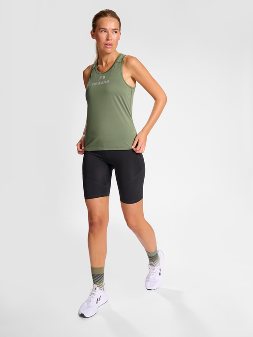 nwlBEAT SINGLET WOMAN, DEEP LICHEN GREEN, model