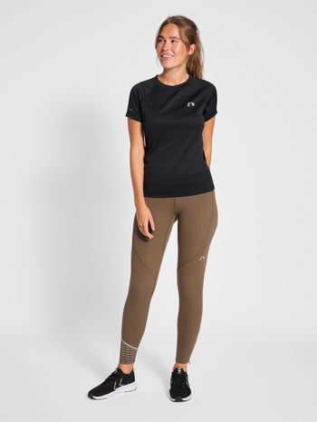 nwlLAKELAND T-SHIRT S/S WOMEN, BLACK, model