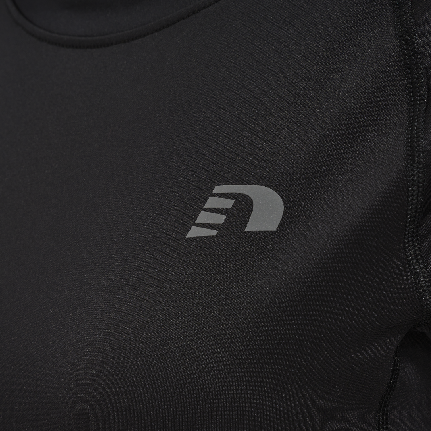 WOMEN RUNNING L/S, 2001, packshot