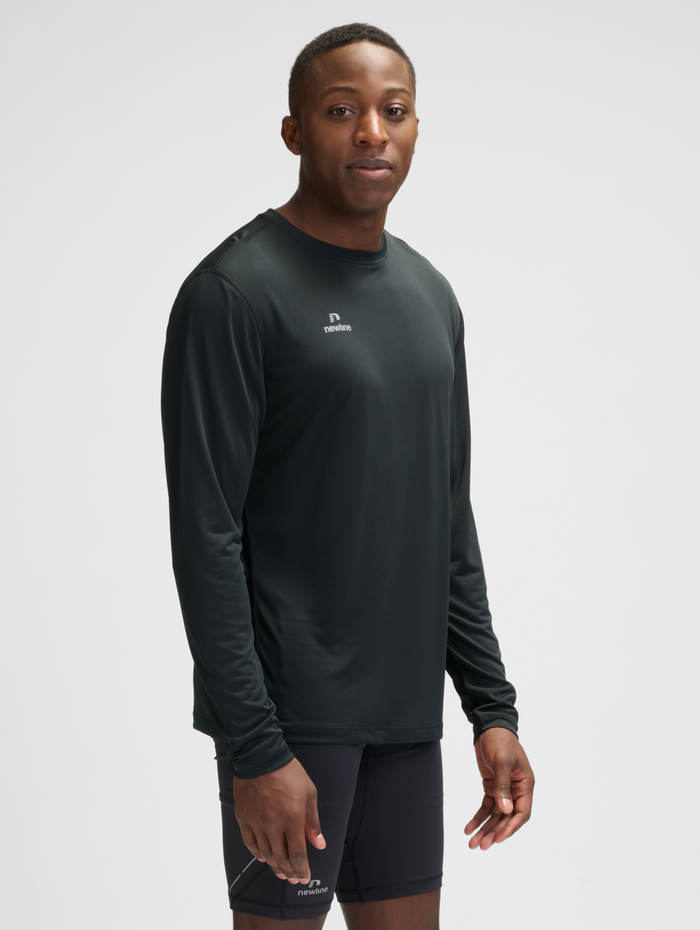 nwlBEAT T-SHIRT L/S, BLACK, model