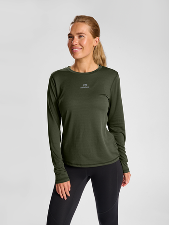nwlBEAT POLY LS TEE WOMAN, BELUGA, model