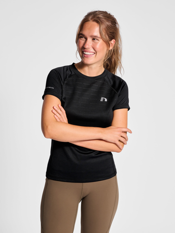 nwlLAKELAND T-SHIRT S/S WOMEN, BLACK, model