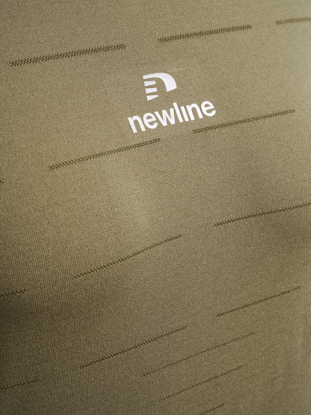 nwlPACE LS SEAMLESS WOMAN, CAPERS, packshot